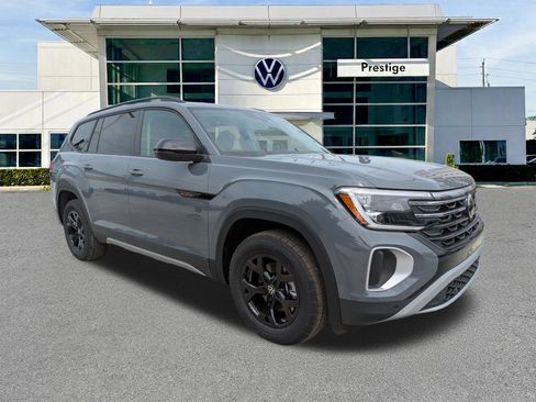 New 2026 Volkswagen Atlas Peak Edition image 1