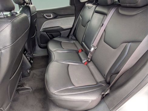 Used 2024 Jeep Compass Latitude AWD/4WD image 9