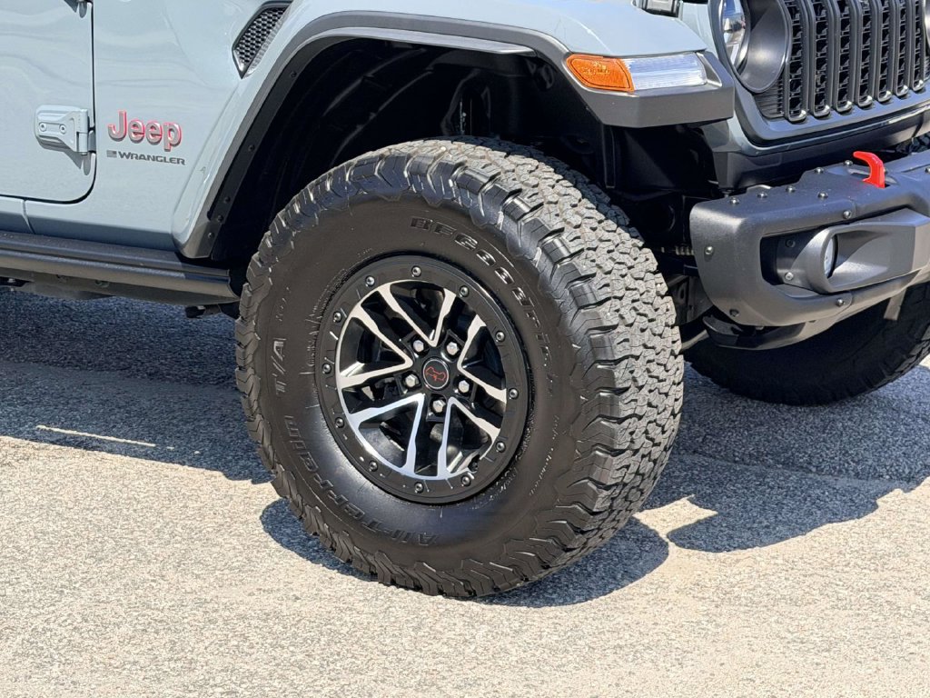 Used 2025 Jeep Wrangler Unlimited Rubicon AWD/4WD image 27