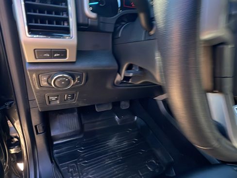 Used 2020 Ford F150 Lariat image 26