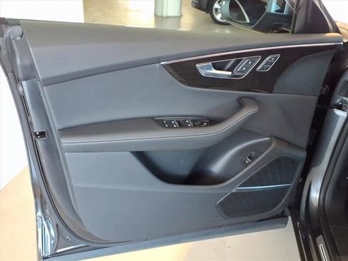 Used 2025 Audi Q8 Premium Plus w/ Premium Plus Package image 10