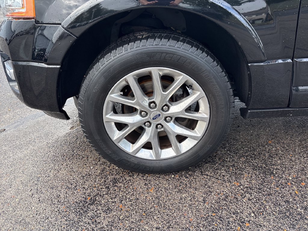 Used 2016 Ford Expedition Limited w/ Equipment Group 301A AWD/4WD image 4