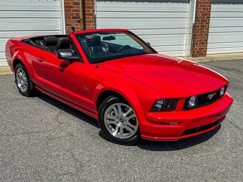 Used 2006 Ford Mustang GT RWD image 22