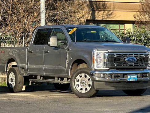 Used 2024 Ford F250 XLT image 2