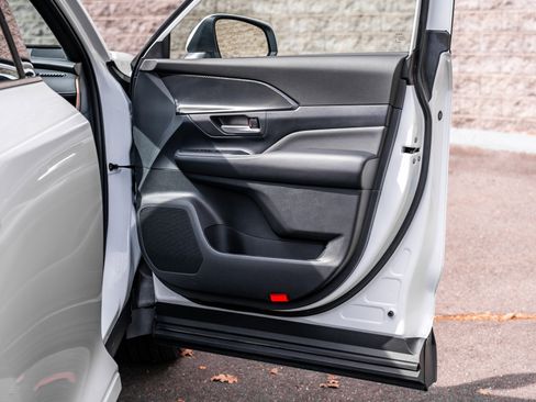 Used 2025 Toyota Grand Highlander AWD Hybrid image 14