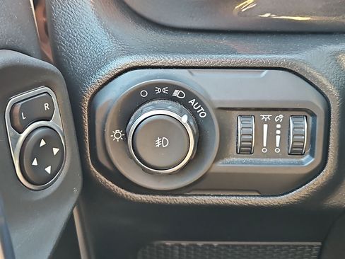 Used 2022 Jeep Wrangler Unlimited Sport AWD/4WD image 22