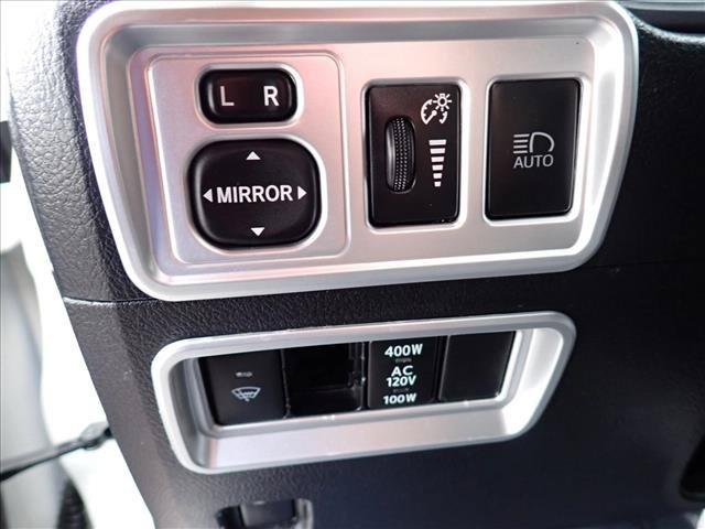 Used 2020 Toyota 4Runner SR5 Premium w/ Moonroof Package AWD/4WD image 15