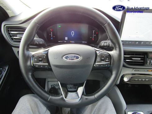 Certified 2025 Ford Escape SE FWD image 28
