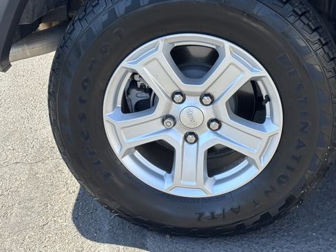 Used 2018 Jeep Wrangler Unlimited Sport S AWD/4WD image 7