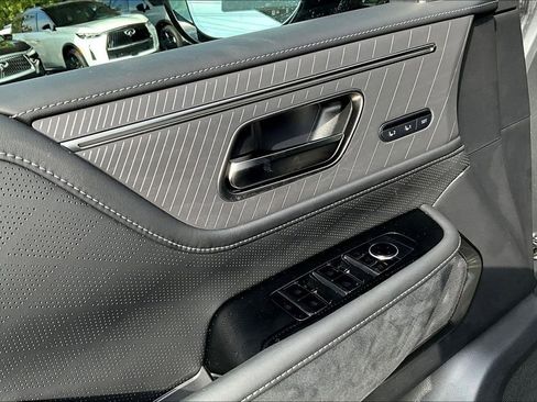 New 2026 INFINITI QX80 Autograph w/ Premium Cargo Package image 23