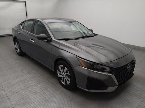 Used 2025 Nissan Altima 2.5 S FWD image 11