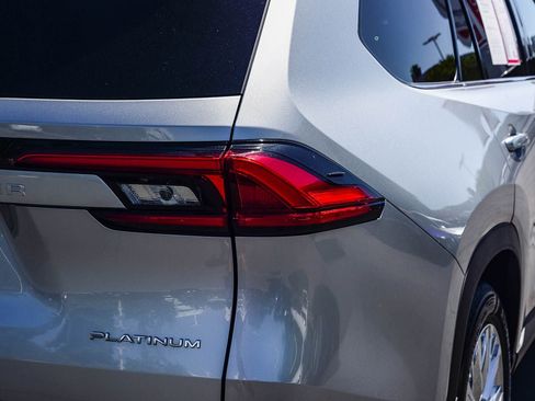 Certified 2024 Toyota Grand Highlander Platinum image 7