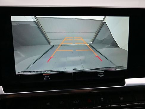 Certified 2024 GMC Sierra 1500 SLT image 19