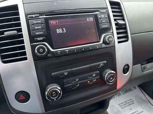 Used 2016 Nissan Frontier SV image 19