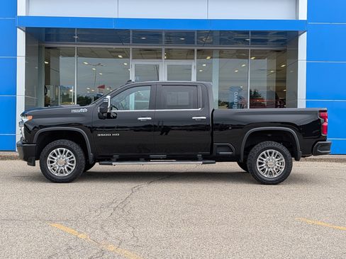 Certified 2022 Chevrolet Silverado 3500 High Country w/ Z71 Off-Road Package AWD/4WD image 5