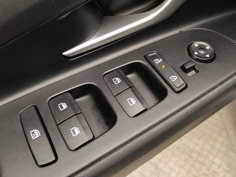 Used 2024 Hyundai Elantra SEL FWD image 27