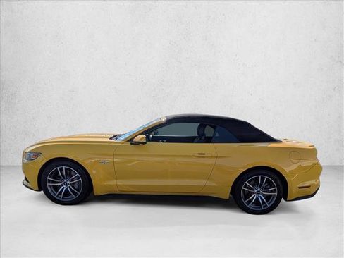 Used 2017 Ford Mustang GT Premium image 9