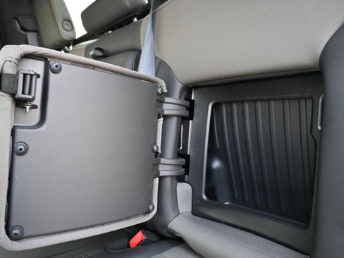 Used 2024 Chevrolet Silverado 1500 ZR2 w/ Technology Package image 31