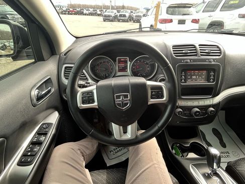 Used 2014 Dodge Journey SE image 27