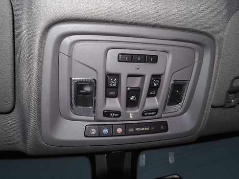 Used 2021 Chevrolet Silverado 2500 LTZ w/ LTZ Convenience Package image 38