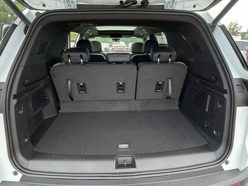 New 2026 Chevrolet Traverse LT w/ Sun and Wheel Package FWD image 14