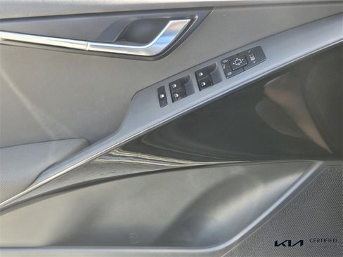 Certified 2023 Kia Niro EX w/ EX Cold Weather Package image 34