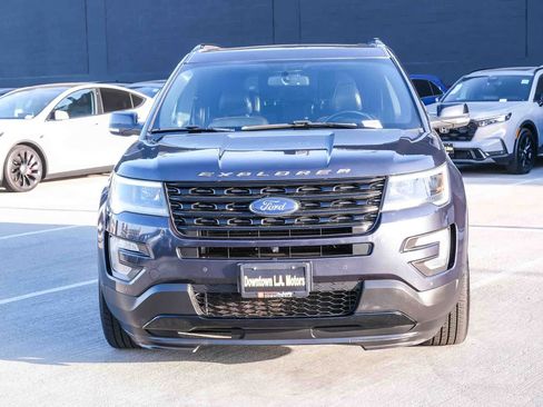 Used 2017 Ford Explorer Sport w/ Equipment Group 401A AWD/4WD image 2