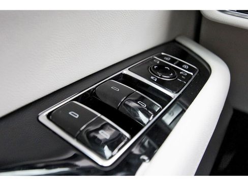 New 2026 Cadillac Vistiq Sport image 15