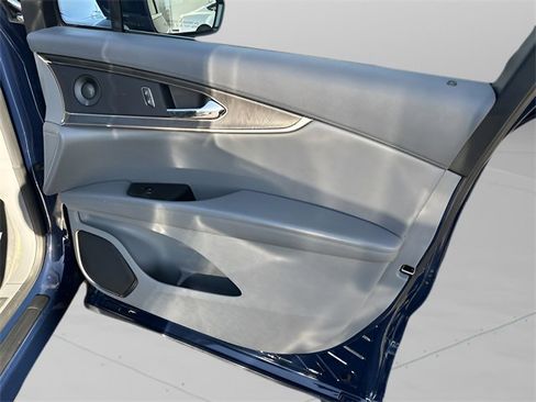 Used 2020 Lincoln Nautilus Reserve image 16