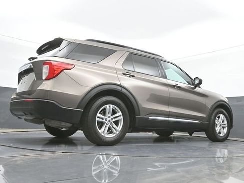 Used 2021 Ford Explorer XLT RWD image 40