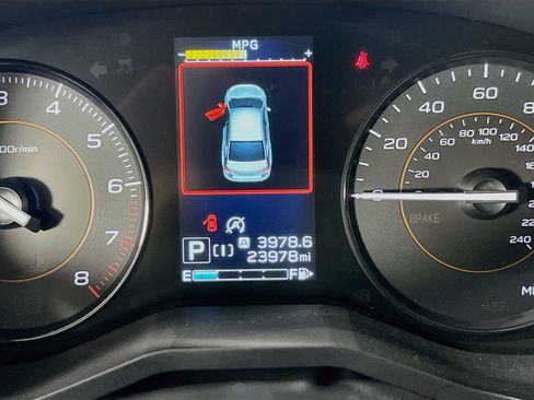Used 2023 Subaru Crosstrek 2.0i Premium AWD/4WD image 12