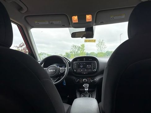 Used 2024 Kia Soul LX w/ Option Group 015 FWD image 11