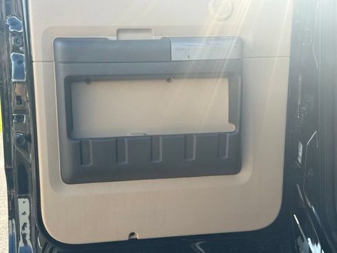 Used 2015 Ford F250 Lariat w/ Lariat Interior Package AWD/4WD image 19