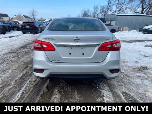 Used 2019 Nissan Sentra SV image 4