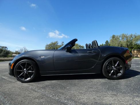Used 2016 MAZDA MX-5 Miata Club image 13
