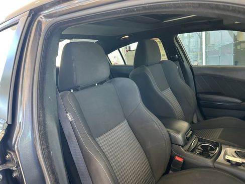 Used 2022 Dodge Charger R/T w/ Blacktop Package image 25