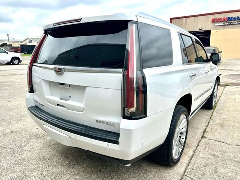 Used 2017 Cadillac Escalade Platinum image 6