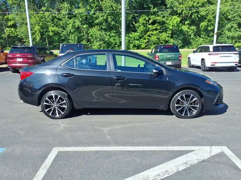 Used 2017 Toyota Corolla SE w/ Carpet Mat Package (TMS) FWD image 5
