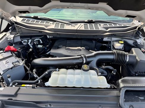 Used 2022 Ford F150 Lariat w/ Equipment Group 502A High image 9