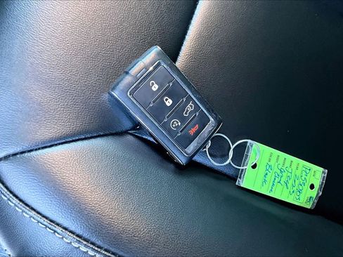 Used 2023 Jeep Grand Cherokee Limited image 15