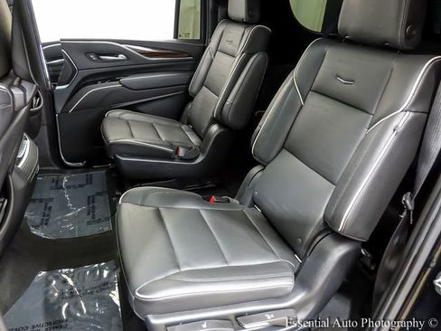 Certified 2021 Cadillac Escalade ESV Premium Luxury w/ LPO, Illumination Package AWD/4WD image 12