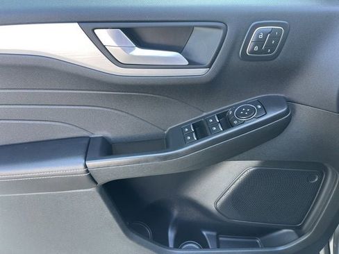 Certified 2025 Ford Escape Platinum AWD/4WD image 43