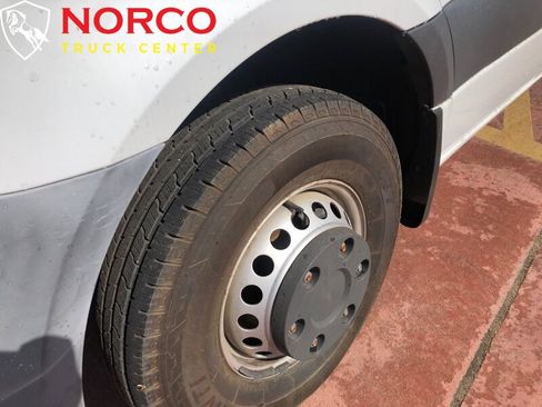 Used 2019 Freightliner Sprinter 3500 image 16