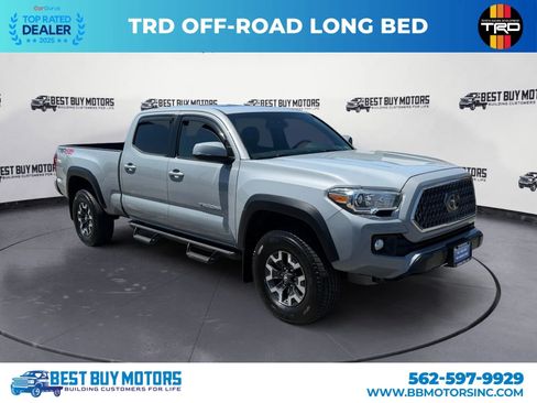 Used 2018 Toyota Tacoma TRD Off-Road w/ TRD Premium Off Road Package AWD/4WD image 1