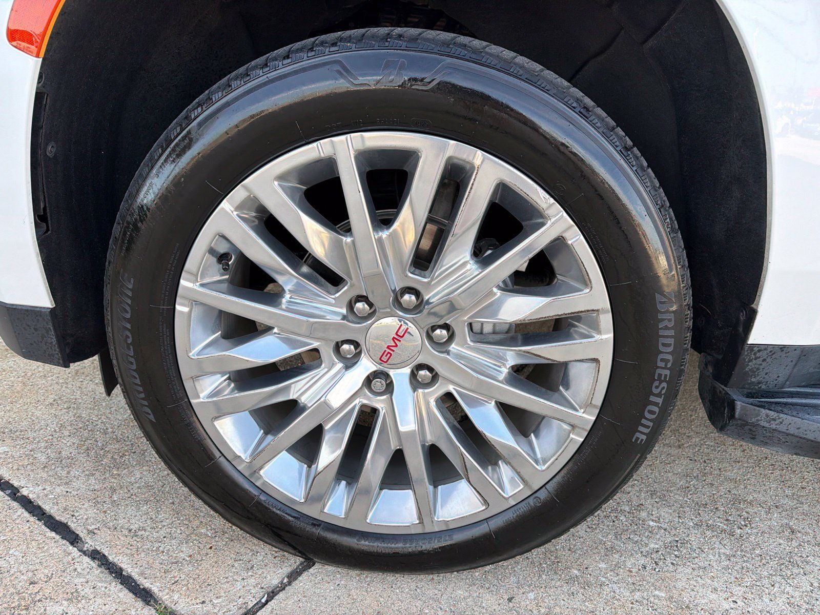 Used 2023 GMC Yukon SLT RWD image 7
