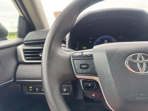 Used 2025 Toyota Camry LE FWD image 8