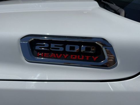 Used 2022 RAM 2500 Tradesman w/ Chrome Appearance Group AWD/4WD image 19