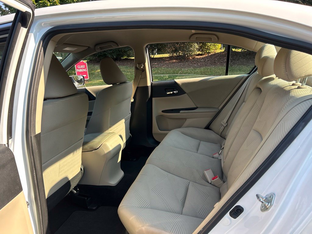 Used 2016 Honda Accord LX image 37