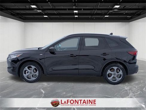 Used 2025 Ford Escape ST-Line image 2
