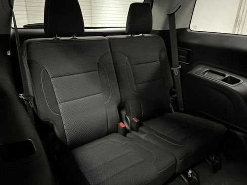 Certified 2023 GMC Acadia SLE image 26